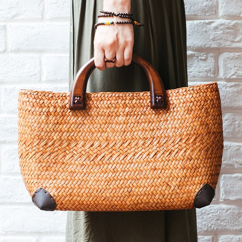 Sac rotin avec anses en bois élégant