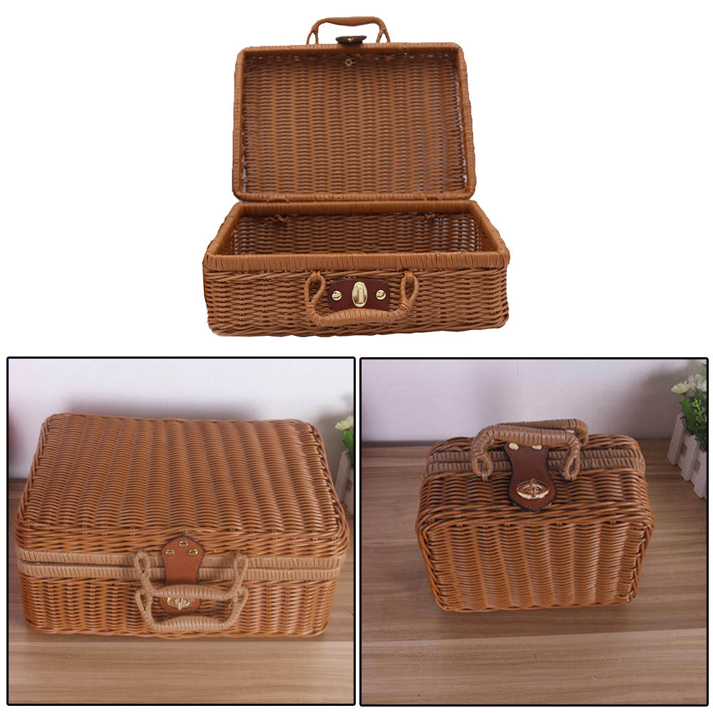 Coffre à jouet en rotin marron façon valise rétro