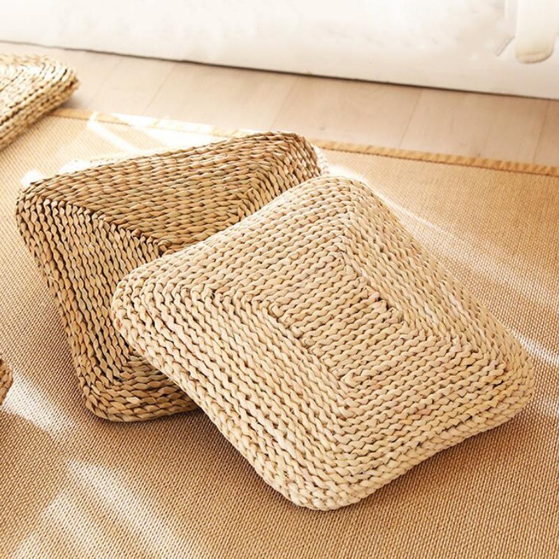 Coussin carré en rotin clair