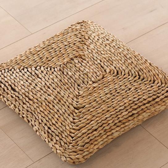 Coussin carré en rotin foncé