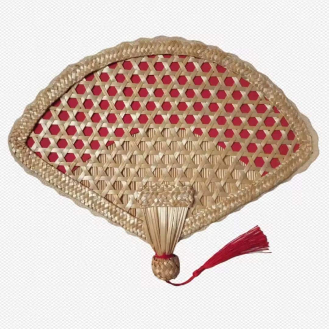 Éventail en Rotin Traditionnel