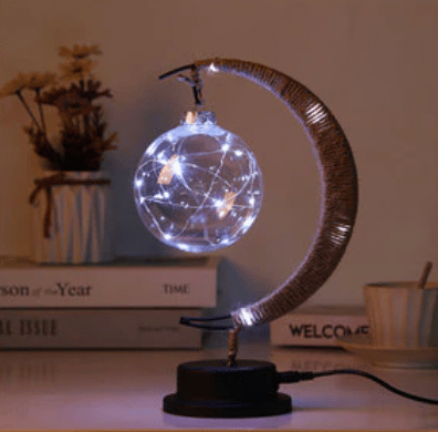 Lampe en rotin en forme de lune argentée
