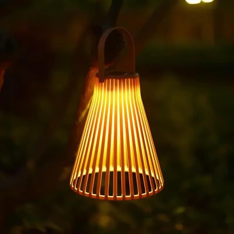 Lanterne Effet Rotin Colorée et Solaire