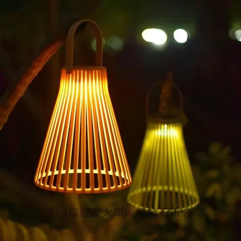 Lanterne Effet Rotin Colorée et Solaire