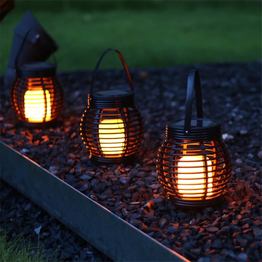 Lanterne solaire suspendue en rotin