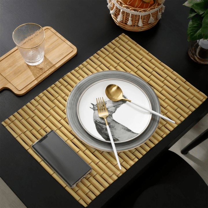 Lot de Quatre Sets de Table Effet Bambou avec Motifs