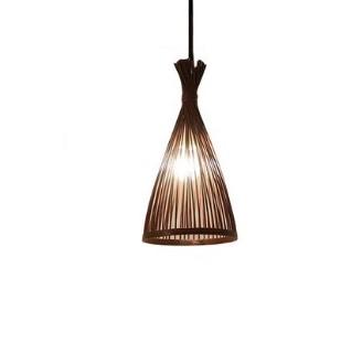 Lustre en rotin triangulaire