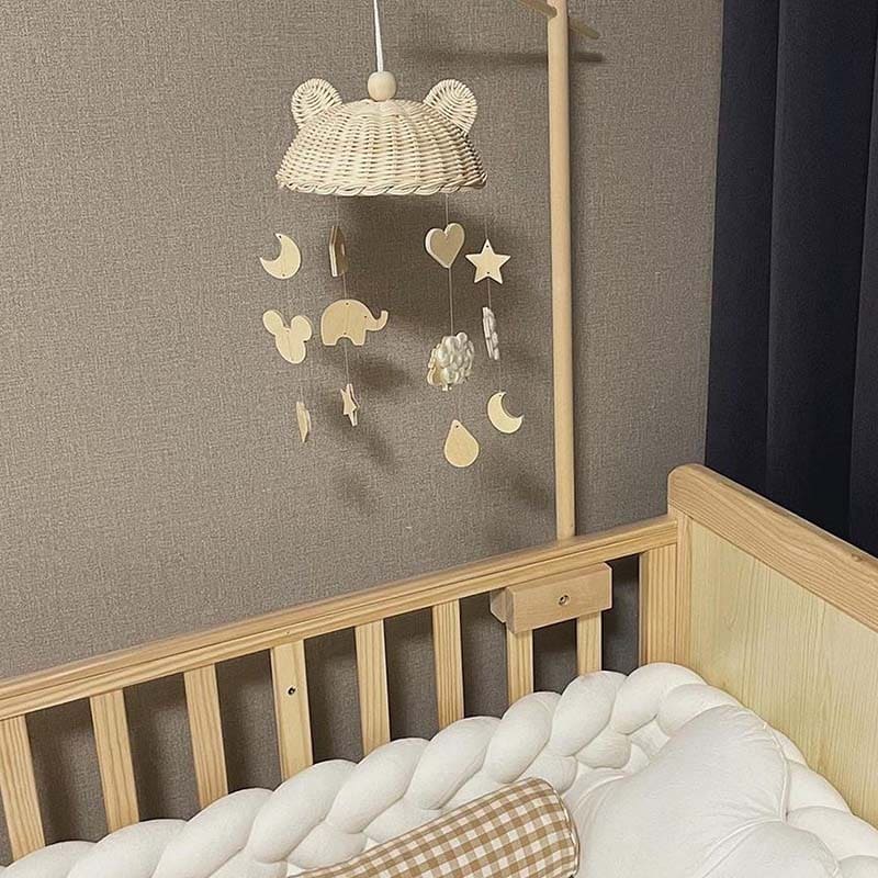 Mobile en rotin pour bébé
