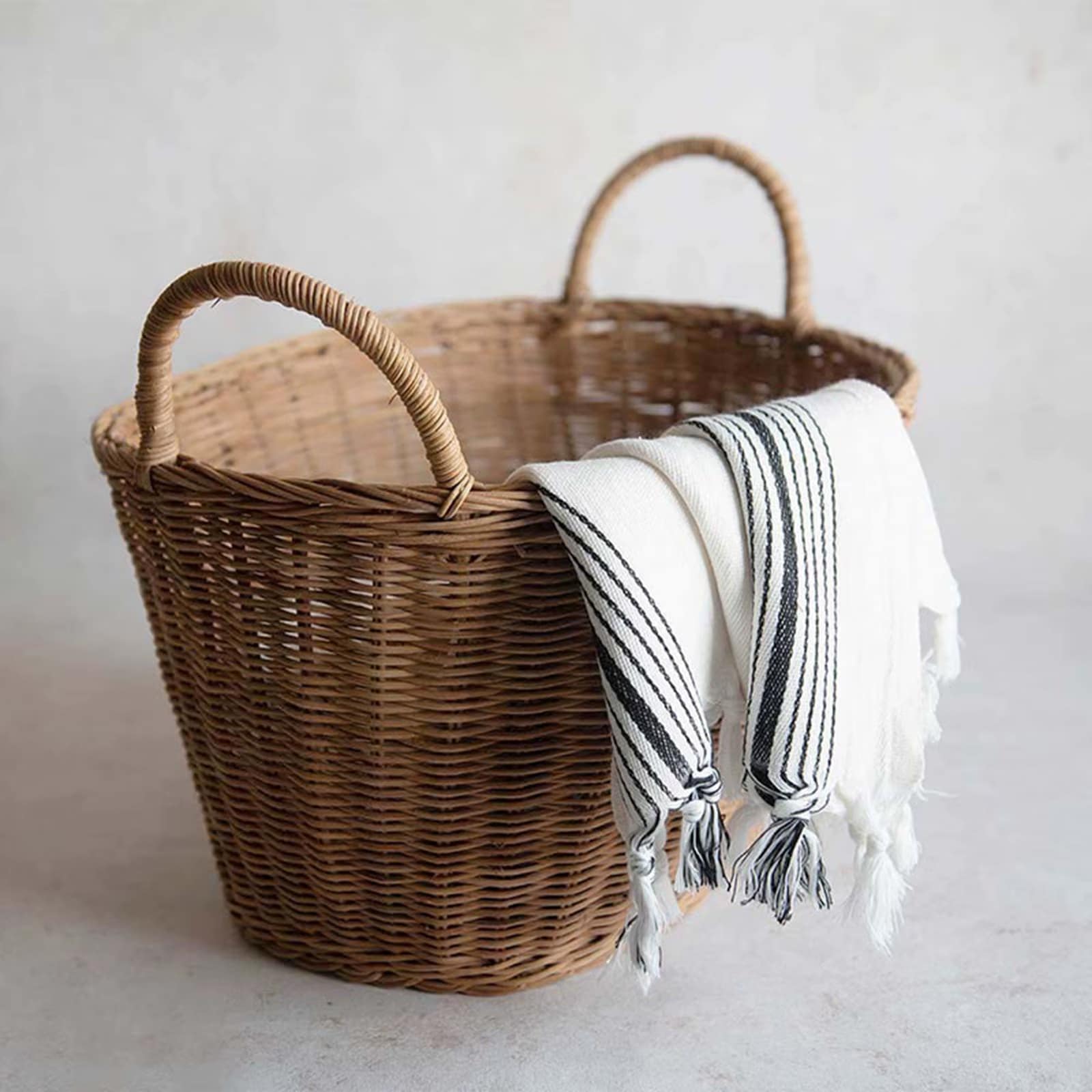 Panier à Linge Rotin Vintage et Robuste