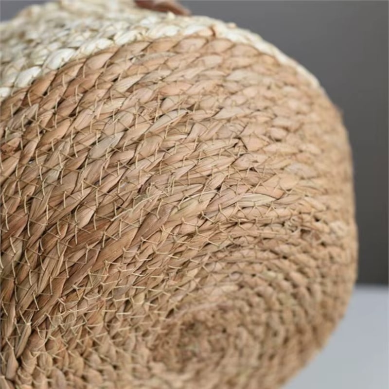 Panier en Rotin Compact au Design Nordique