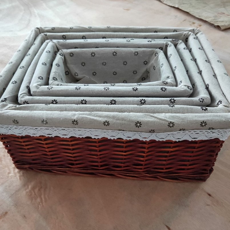 Paniers de rangement rectangulaire en rotin à tailles différentes