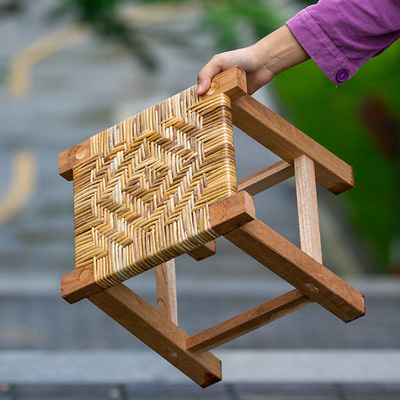 Petit tabouret en rotin
