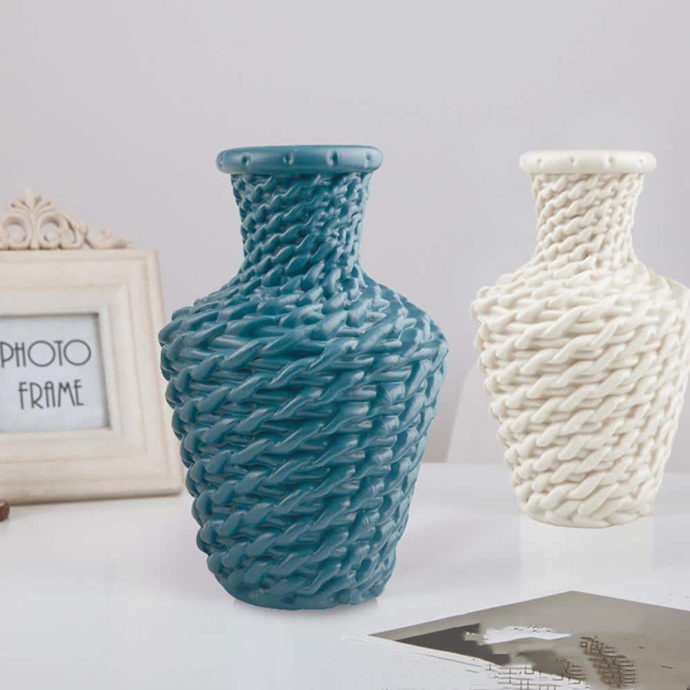 Petit vase en rotin style moderne