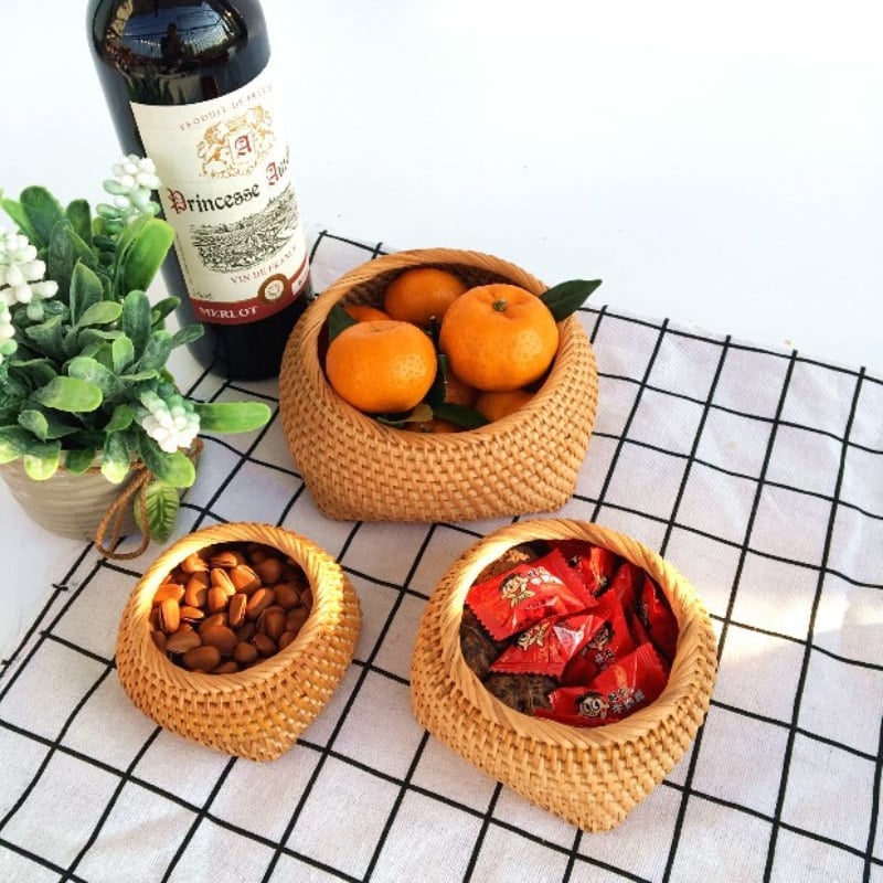 Petite boîte de rangement en rotin