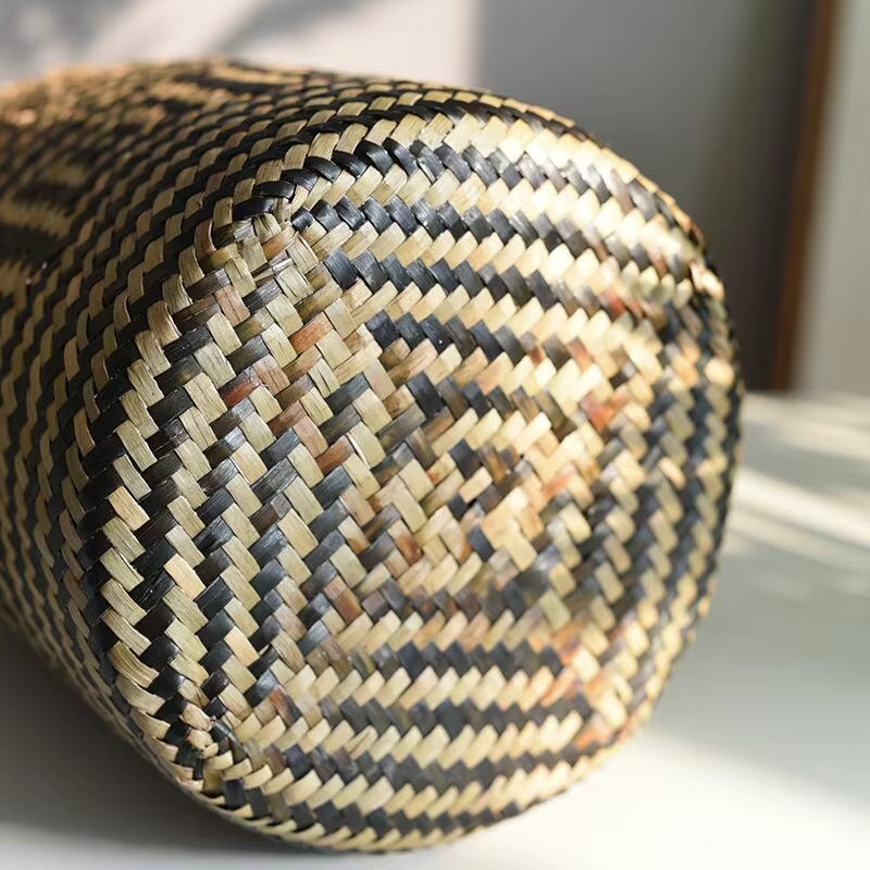 Pot de Fleur en Rotin à Motifs Géométriques