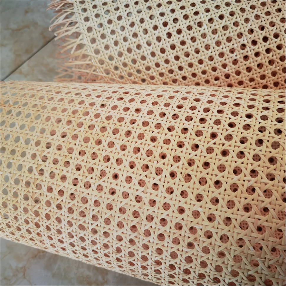 Rouleau de toile maillage rond en rotin blanchi