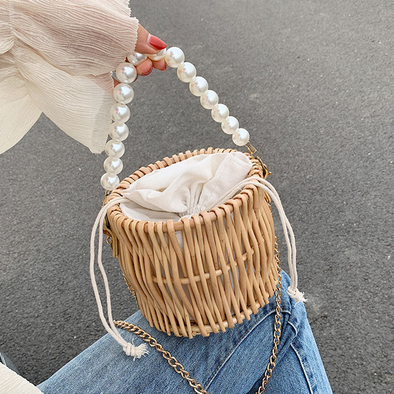 Sac à main en rotin tissé en forme de panier