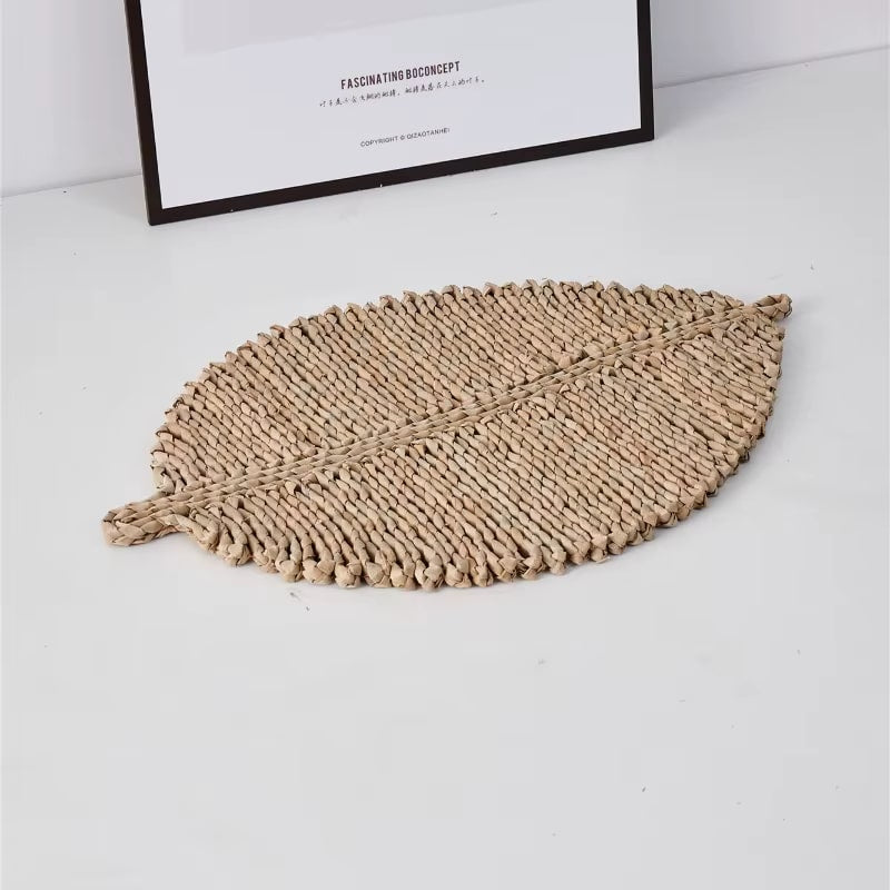 Set de Table Paille au Design de Feuille