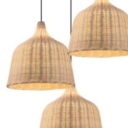Suspension en rotin en forme de cloche
