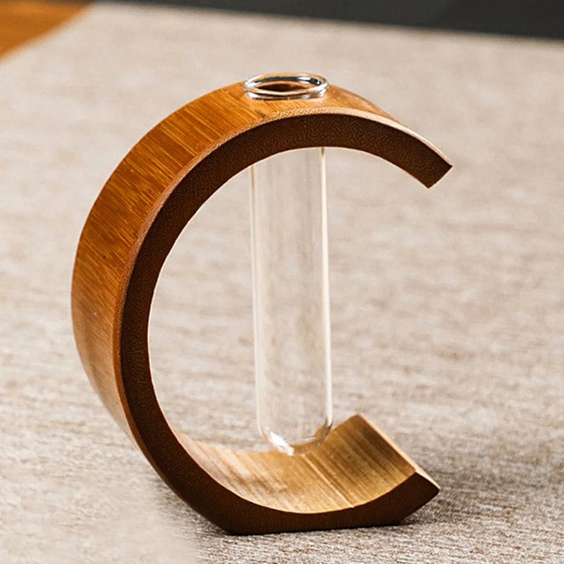 Vase en Bambou en Forme de C
