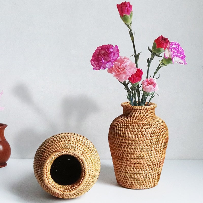 Vase d’ornement en rotin classique