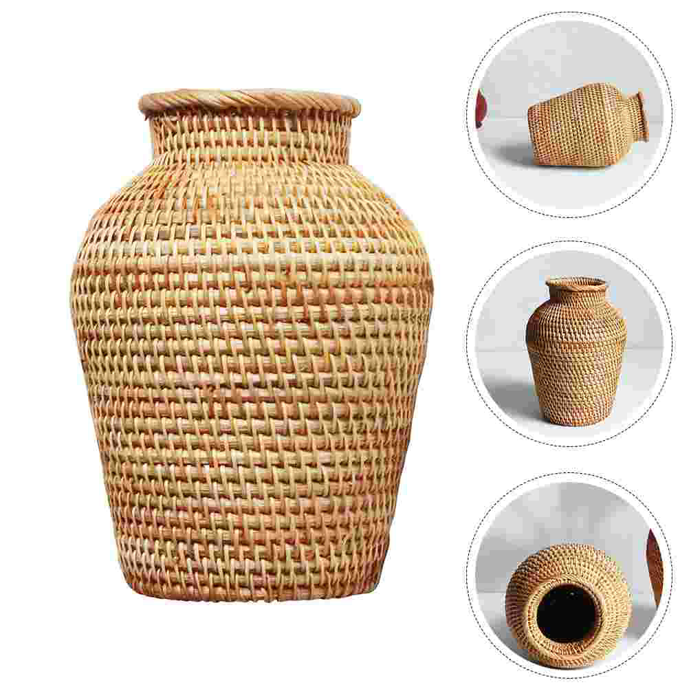 Vase de fleurs séchées en rotin tissé