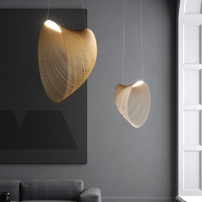 Suspension design et futuriste en bois