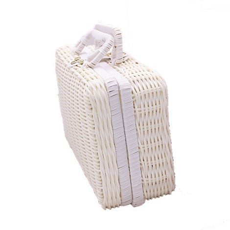 Coffre à jouet en rotin blanc façon valise rétro