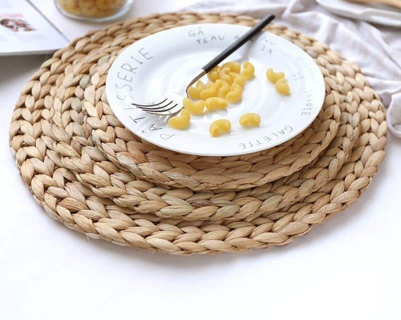 Dessous de plat rond en rotin tissé