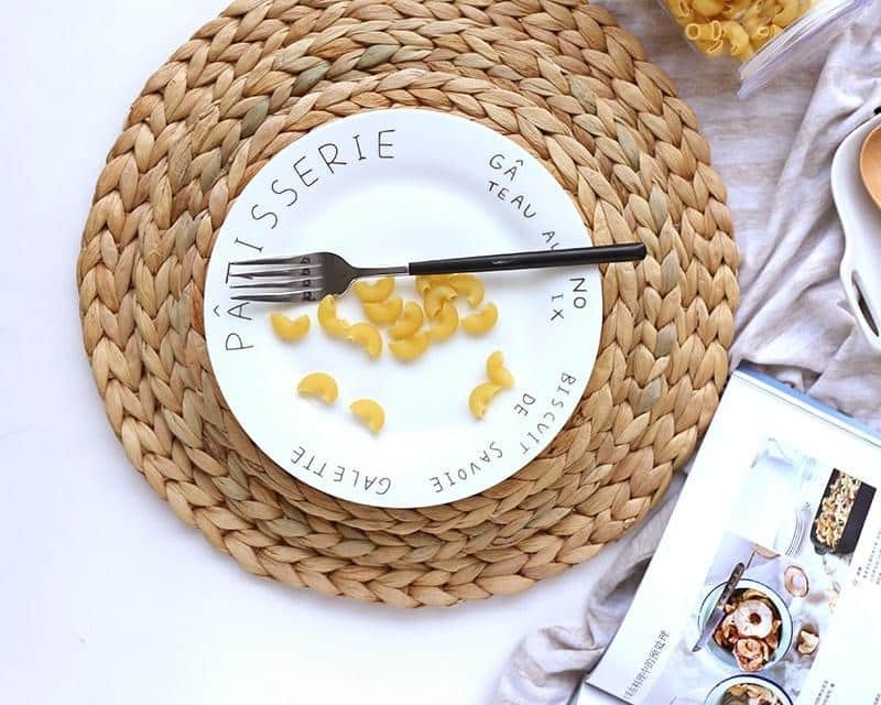 Dessous de plat rond en rotin tissé