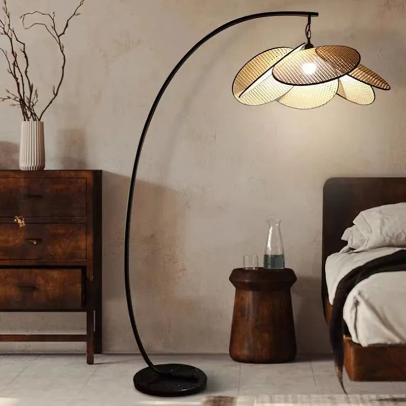 Lampadaire Rotin LED avec Pétales