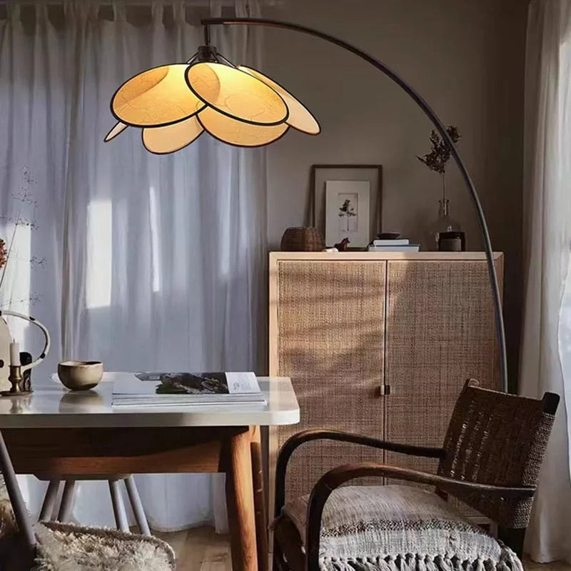 Lampadaire Rotin LED avec Pétales