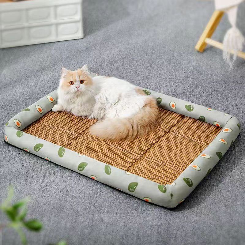 Lit d’été en rotin pour chat