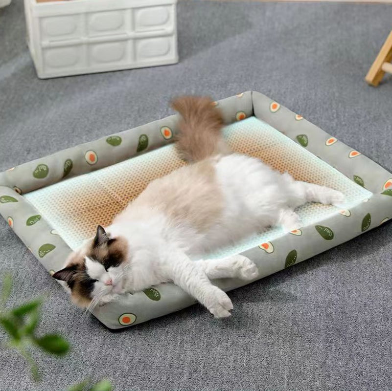 Lit d’été en rotin pour chat