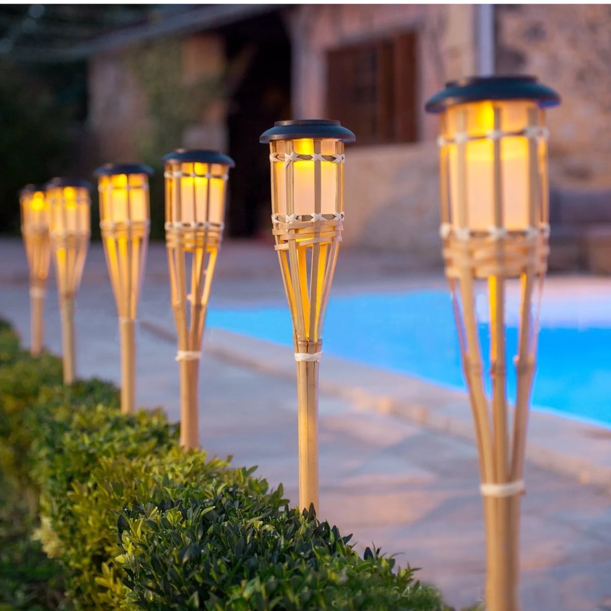 Pack de 12 lampes solaires couleur naturelle