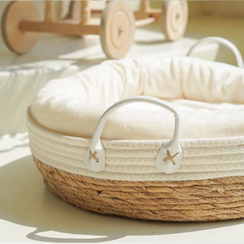 Panier bicolore pour animaux de compagnie avec coussins