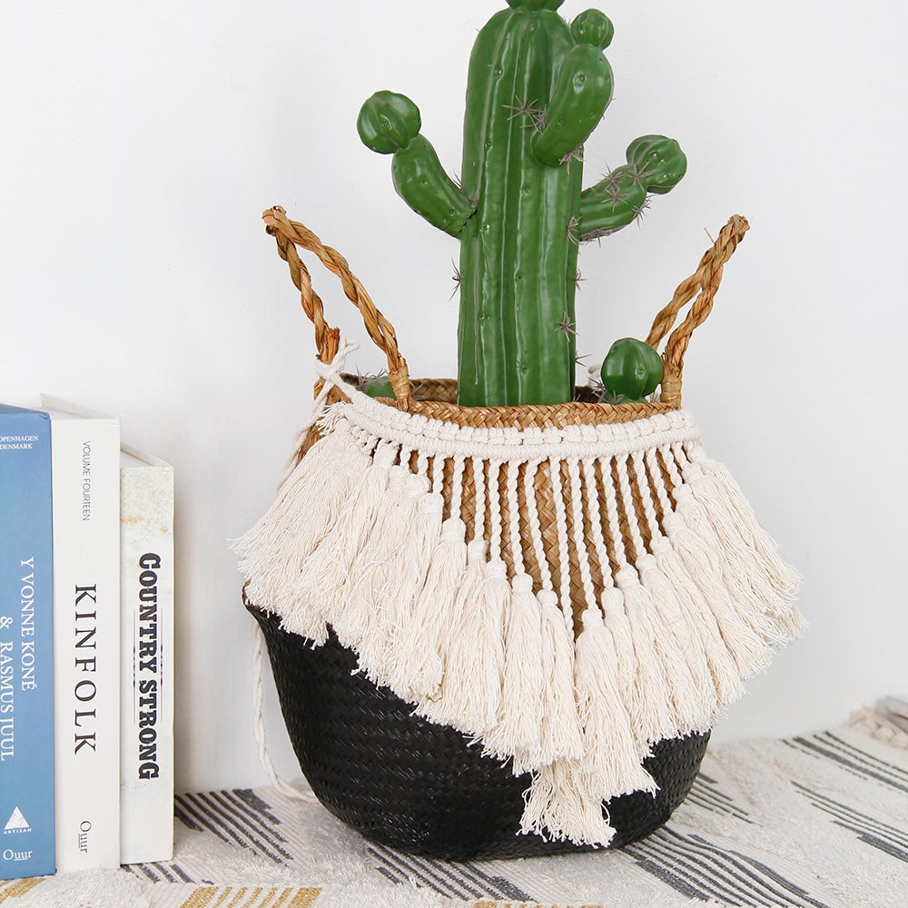 Panier en osier fait à la main avec franges
