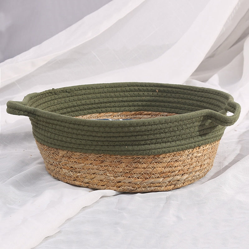 Panier vert en rotin pour chien