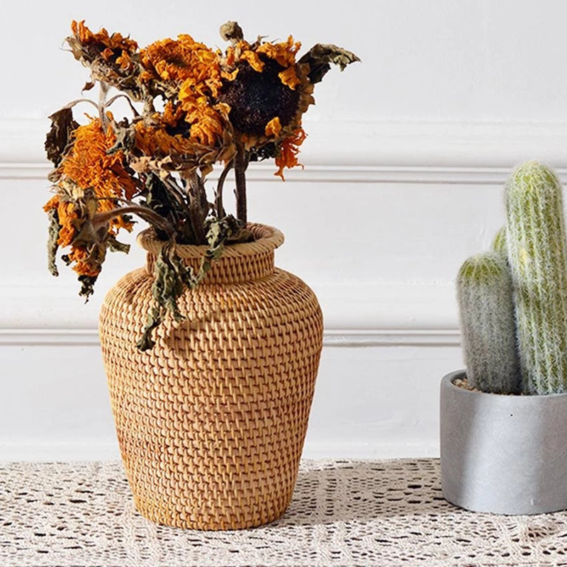 Petit vase en osier et rotin