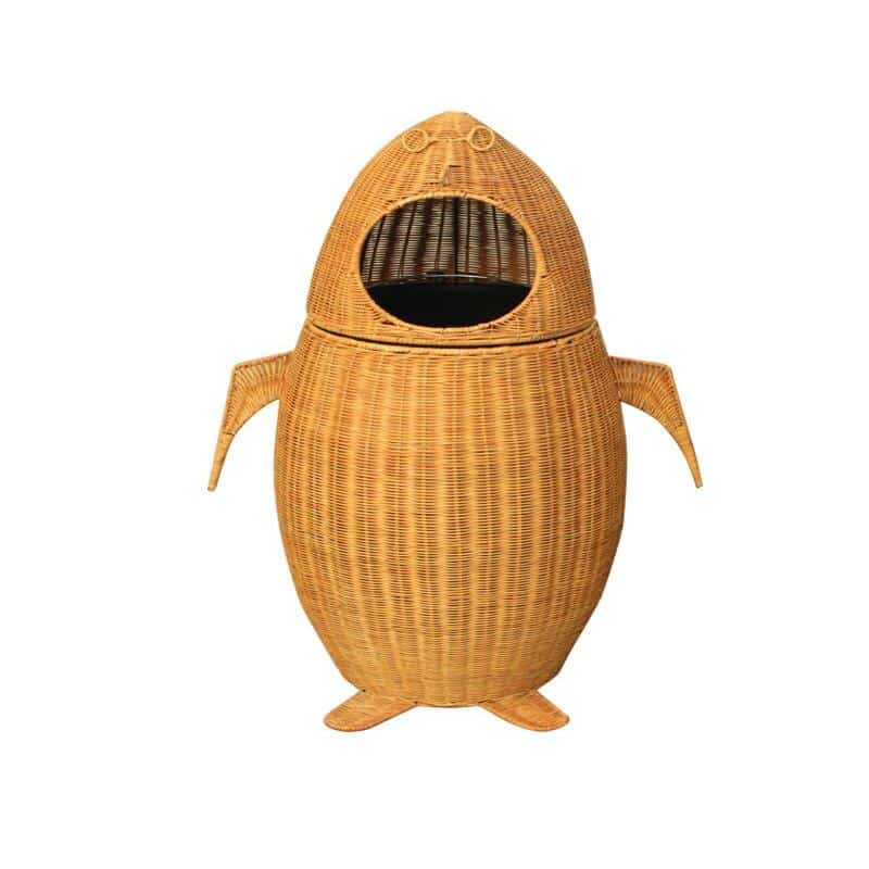 Poubelle en rotin et bambou forme de pingouin