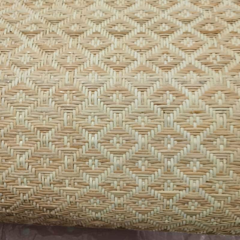 Rouleau de toile en rotin avec motif losange