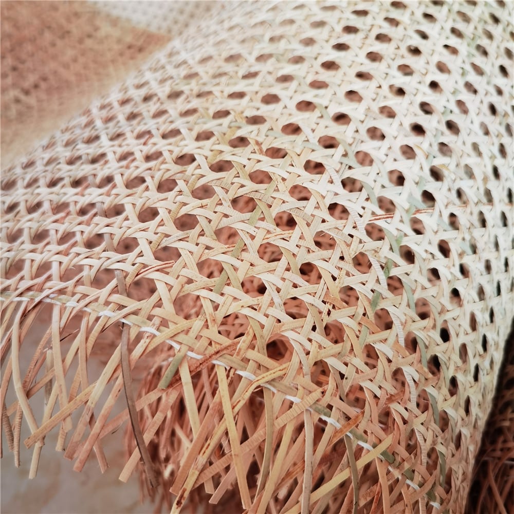 Rouleau de toile maillage rond en rotin verdâtre