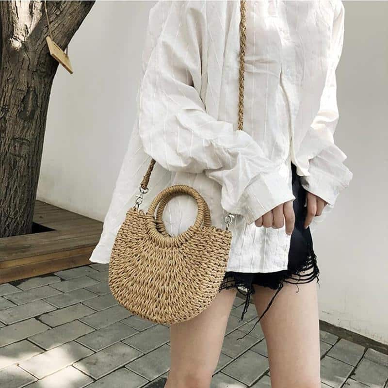 Sac à bandoulière demi-rond tissé en rotin