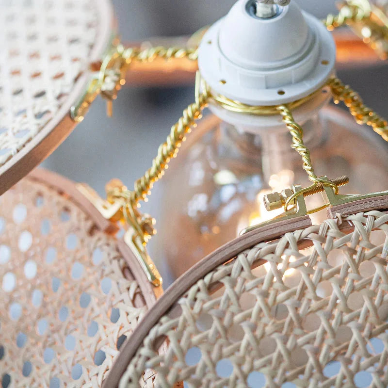 Suspension rotin cannage forme fleur pétales naturel | Floria