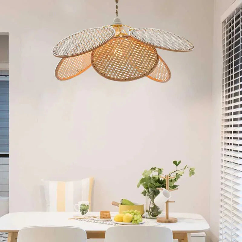 Suspension rotin cannage forme fleur pétales naturel | Floria