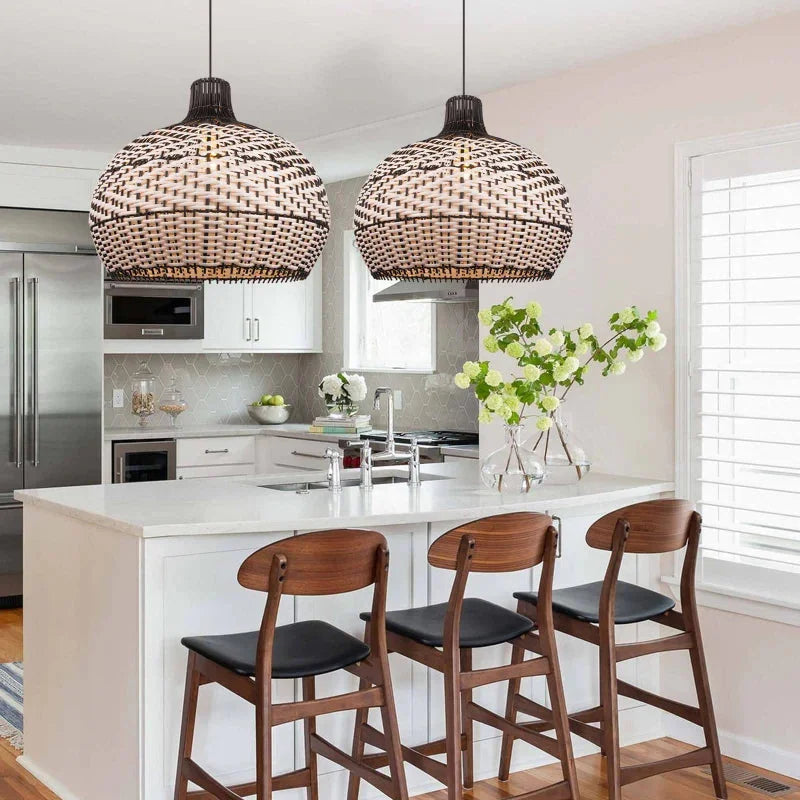 Suspension rotin boule tressée bicolore noir blanc | Zenko