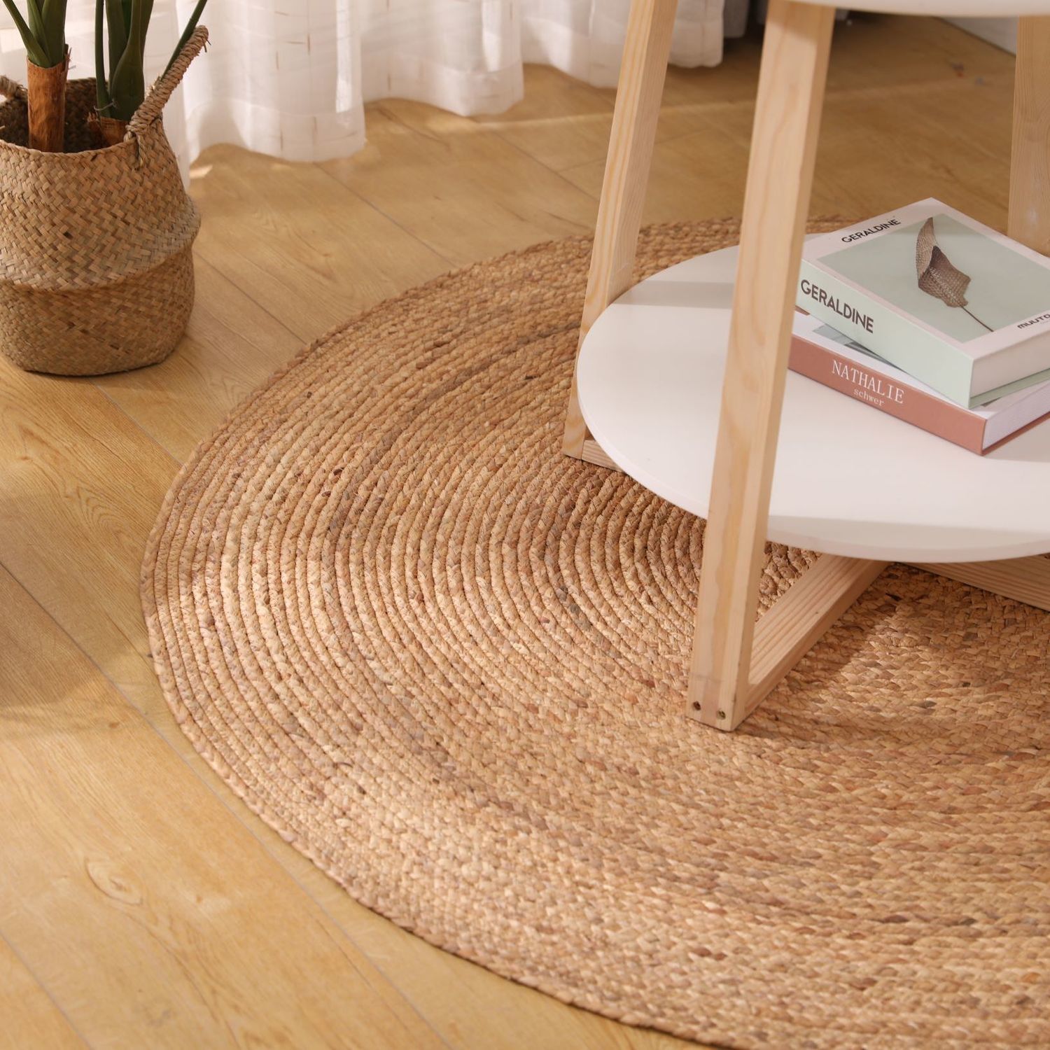 Tapis rond en rotin clair