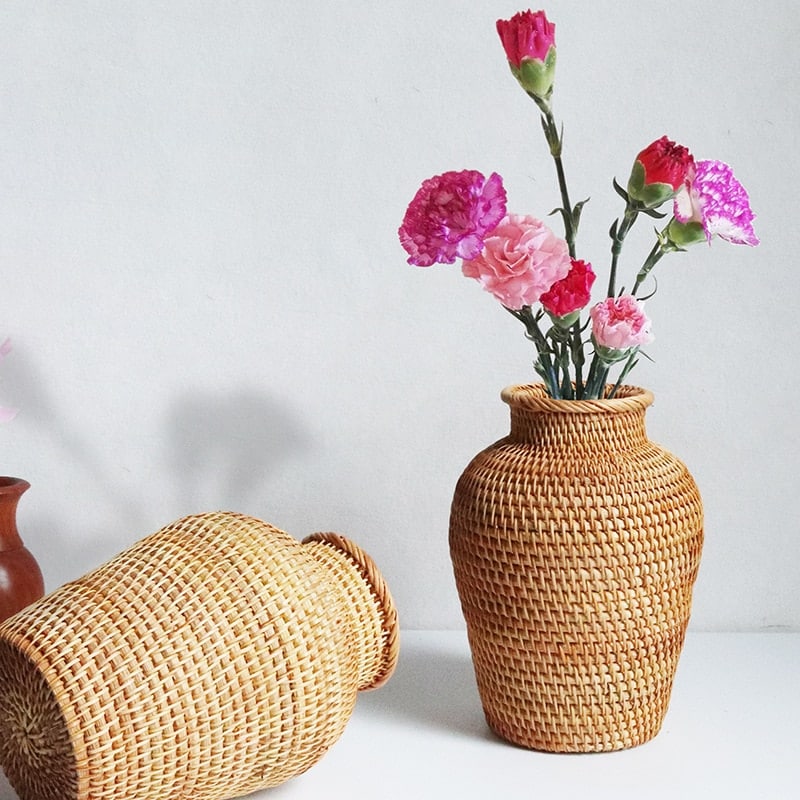 Vase d’ornement en rotin classique